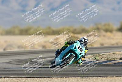 media/Dec-07-2025-CVMA (Sun) [[3e7d2de5dc]]/Race 16-Formula Middleweight/